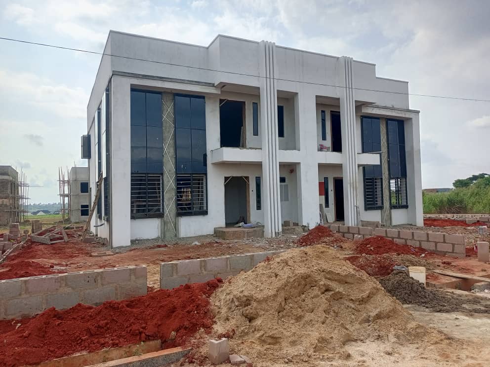 Building construction site supervision